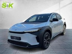 Platinumweiß perleffekt Neu 2025 Toyota bZ4X Team SUV | 39.680 € (Fairer Preis)