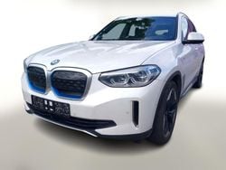 Weiss Gebraucht 2021 BMW iX3 Impressive SUV | 33.988 € (Fairer Preis)
