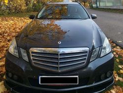 Grau Gebraucht 2010 Mercedes E250 Elegance Kombi | 6.500 € (Fairer Preis)