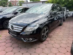 Schwarz Gebraucht 2014 Mercedes B180 Van / Kleinbus | 6.900 € (Superpreis)