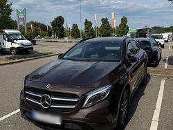 Braun Gebraucht 2016 Mercedes GLA220 Night SUV | 16.000 € (Fairer Preis)
