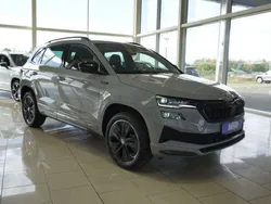 Grau Neu 2025 Skoda Karoq SportLine SUV | 35.910 € (Fairer Preis)