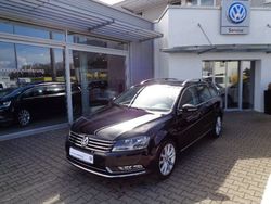 Schwarz metallic Gebraucht 2013 VW Passat Highline Kombi | 16.980 €