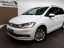 Weiß Gebraucht 2015 VW Touran Highline Van / Kleinbus | 19.750 € (Teuer)