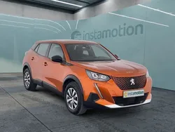 Orange Gebraucht 2023 Peugeot e-2008 Active SUV | 24.790 € (Etwas zu teuer)