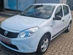 Weiß Gebraucht 2009 Dacia Sandero Kleinwagen | 2.200 € (Fairer Preis)