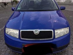 Blau Gebraucht 2004 Skoda Fabia Elegance Kleinwagen | 980 € (Guter Preis)