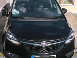 Schwarz Gebraucht 2016 Opel Zafira Van / Kleinbus | 9.000 € (Guter Preis)