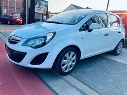 Weiß Gebraucht 2014 Opel Corsa Selection Limousine | 5.850 € (Etwas zu teuer)