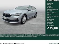 Silber Gebraucht 2025 Skoda Superb Essence Kombi | 32.540 € (Guter Preis)