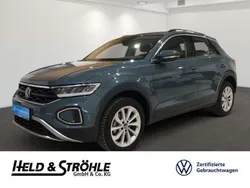 Petroleum blue metallic Gebraucht 2024 VW T-Roc Life SUV | 27.550 € (Superpreis)