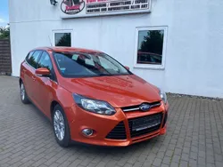Rot Gebraucht 2011 Ford Focus Titanium Kombi | 3.999 € (Superpreis)
