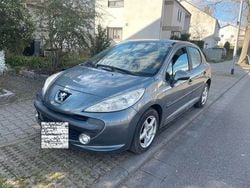 Grau Gebraucht 2009 Peugeot 207 Limousine | 2.750 € (Etwas zu teuer)