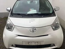 Weiß Gebraucht 2011 Toyota iQ Kleinwagen | 8.100 € (Fairer Preis)
