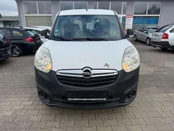 Weiß Gebraucht 2012 Opel Combo Van / Kleinbus | 4.390 € (Fairer Preis)