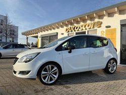 Weiß Gebraucht 2014 Opel Meriva Color Edition Van / Kleinbus | 6.585 € (Fairer Preis)