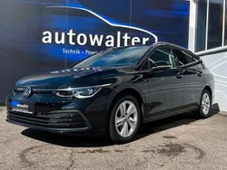 Deep black (metallic) Gebraucht 2020 VW Golf VIII Life Kombi | 26.900 € (Teuer)
