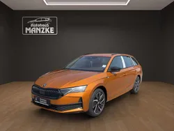 Phoenix orange metallic Gebraucht 2024 Skoda Octavia SportLine Kombi | 42.690 €
