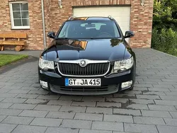 Schwarz Gebraucht 2012 Skoda Superb Elegance Kombi | 6.600 € (Fairer Preis)