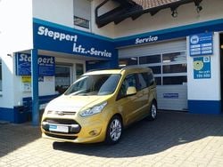 Gelb Gebraucht 2017 Ford Tourneo Courier Titanium Van / Kleinbus | 11.450 € (Teuer)