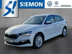 Weiss Gebraucht 2023 Skoda Scala Ambition Kleinwagen | 19.430 € (Fairer Preis)