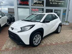 Weiß Neu 2024 Toyota Aygo Business Edition Kleinwagen | 15.400 €
