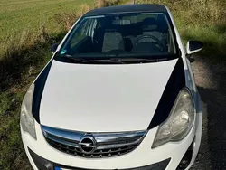 Weiß Gebraucht 2011 Opel Corsa Coupé | 2.390 € (Guter Preis)