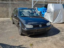 Schwarz Gebraucht 2000 VW Golf IV Basis Limousine | 1.000 € (Fairer Preis)