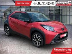 Chilli red/black Neu 2025 Toyota Aygo Kleinwagen | 21.480 €
