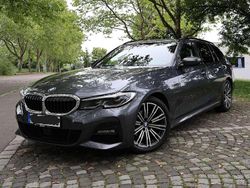 Grau Gebraucht 2020 BMW 320 M Sport Kombi | 28.500 € (Fairer Preis)