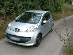 Silber Gebraucht 2008 Peugeot 107 Kleinwagen | 2.700 € (Fairer Preis)