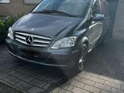 Grau Gebraucht 2013 Mercedes Viano Edition Van / Kleinbus | 21.000 € (Etwas zu teuer)