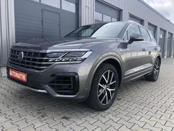 Siliziumgrau metallic Gebraucht 2018 VW Touareg R-line SUV | 41.890 € (Fairer Preis)