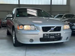 Silber Gebraucht 2006 Volvo S60 Momentum Limousine | 8.490 € (Teuer)