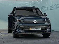 Blau Gebraucht 2024 VW Tiguan Life SUV | 42.290 € (Teuer)