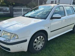 Weiß Gebraucht 2009 Skoda Octavia Kombi | 1.790 € (Superpreis)