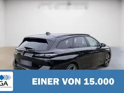 Schwarz metallic Gebraucht 2024 Peugeot 308 GT Kombi | 23.610 € (Guter Preis)