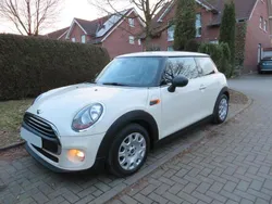 Weiß Gebraucht 2016 Mini ONE Kleinwagen | 7.700 €