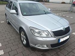 Silber Gebraucht 2011 Skoda Octavia Limousine | 4.400 € (Teuer)