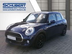 Deep blue metallic Gebraucht 2017 Mini Cooper D Kleinwagen | 15.490 € (Fairer Preis)