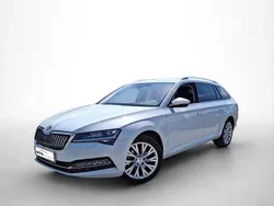 Weiß Gebraucht 2024 Skoda Superb Style Kombi | 39.250 €