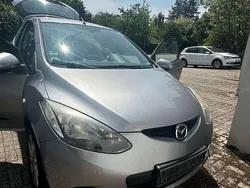 Silber Gebraucht 2009 Mazda 2 Dynamic Limousine | 4.500 € (Fairer Preis)