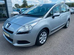 Grau Gebraucht 2010 Peugeot 5008 Tendance Van / Kleinbus | 3.850 € (Fairer Preis)