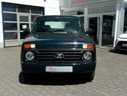 Grün Gebraucht 2018 Lada niva SUV | 10.880 € (Guter Preis)
