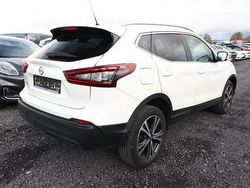 Pearl white pearl white Gebraucht 2020 Nissan Qashqai Acenta SUV | 16.789 € (Fairer Preis)