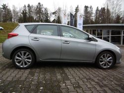 Silber Gebraucht 2013 Toyota Auris Hybrid Edition Limousine | 12.950 € (Fairer Preis)