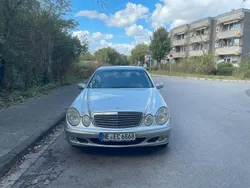 Silber Gebraucht 2003 Mercedes E220 Limousine | 2.290 € (Fairer Preis)