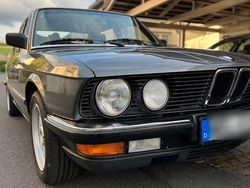 Grau Gebraucht 1984 BMW 524 Limousine | 13.499 €