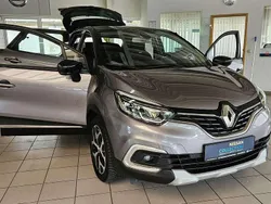 Grau Gebraucht 2019 Renault Captur Intens SUV | 12.980 € (Fairer Preis)
