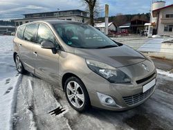 Beige Gebraucht 2011 Renault Scénic III Dynamique Van / Kleinbus | 4.500 € (Fairer Preis)